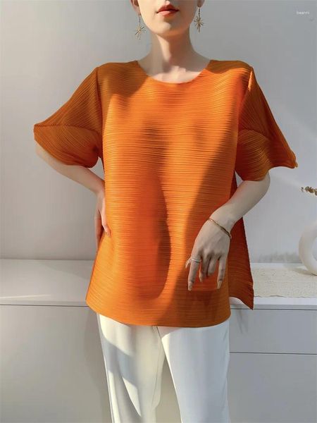 Camisetas para mujeres Miyake 2024 Tops plisados de verano Diseños casuales de gran tamaño