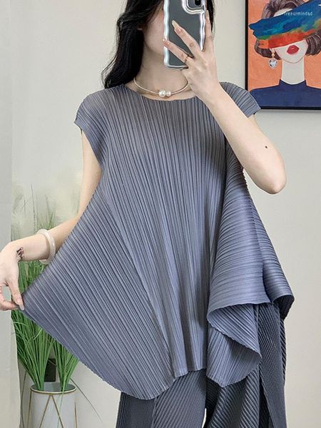 T-shirts femme Style Miyake décontracté haut confortable printemps irrégulier ample grand mince plissé sans manches