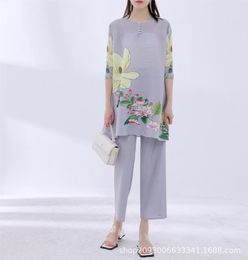 Camisetas de mujer plisadas primavera manga cuarto estampado floral superior suelto casual capris traje