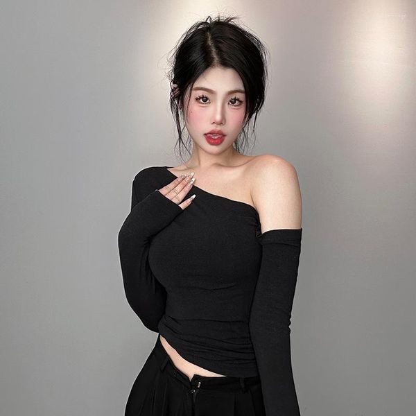 T-shirts pour femmes Real S Service d'approvisionnement de Corée Dongdaemun Sneaky Design Figure à l'épaule Sexy Slim Fit Minceur à manches longues