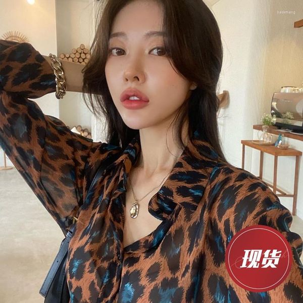 Camisetas de mujer Corea del Sur Dongdaemun INS Cuello de polo rojo Colisión de color de un solo pecho Estampado de leopardo mareado Camisa delgada retro Estilo OL