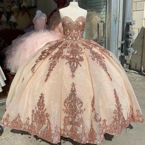 Vestidos de quinceañera de oro rosa Charro Sweetheart Puffy Ball Gown Sweet 2023 Sequined Corset Prom