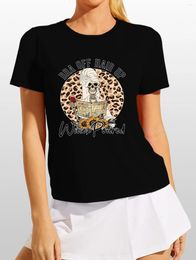 T-shirts pour femmes imprimé léopard de tournesol portant du peignoir crâne boire du vin rouge lecture spaper t-shirt sportif rond décontracté