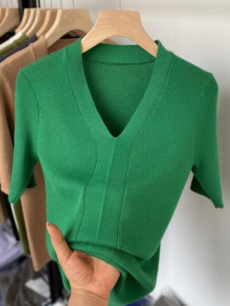 T-shirt à manches courtes et col en v pour femme, haut Slim Fit, couleur unie, polyvalent, à la mode, chemisier en tricot vert, printemps/été, 2024