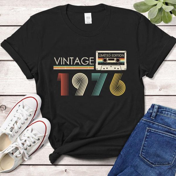 T-shirts pour femmes Vintage Made In 1976 Limited Edition Tape Case Funny Women Shirt 46th 46 Years Old Birthday Fashion Tshirt Wife Mother Gift