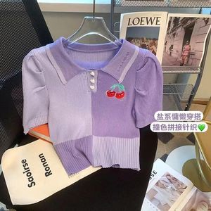T-shirts pour femmes vintage femmes violet colorbock à manches courtes t-shirt t-shirt d'été broderie de cerise douce bouton slim top 2024