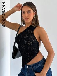 Tanks pour femmes Boofeenaa Sheer Lace Mesh Crops Tops Asymétrique Tie Up Up Backless Sexy Shirts Femmes 2024 Tabbure d'été C85-BI12