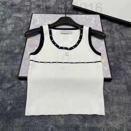 Damestanks Camis Designer 2024 Lente/zomer Nieuwe Xiaoxiang -stijl Zwart en witte ronde nek gebreide tanktop voor slanke fit mouwloze hete diamant E4pp