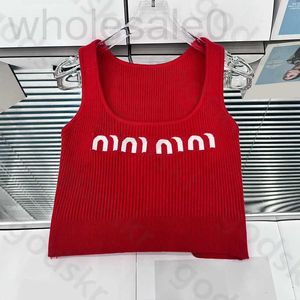 Dames Tanks Camis designer Sexy Vierkante Kraag Hemdje Womens Slim Crop Tops Mode Rode Tank Mouwloos Sportvest RIU5