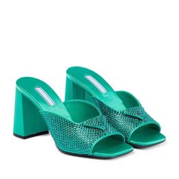 Sobrinas de tacones gruesos de mujeres Mulas de tobias de seda Seda de cuero renovador de seda Sandalias de color abierto de los pies abiertos Diseñador de lujo Flat Bottom Slippers 35-42 con caja