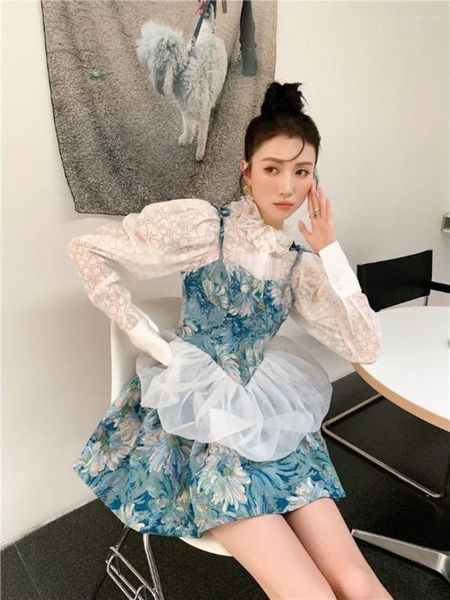 Survêtements pour femmes 2023 coréen Chic deux pièces ensemble femmes manches bouffantes chemise translucide Floral Jacquard sans manches à volants jarretelles robes