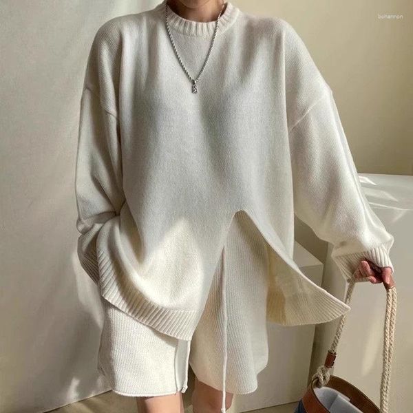 Survêtements pour femmes Automne Tempérament minimaliste Split Pull en tricot polyvalent Style coréen Ensemble de deux pièces Taille haute Short à jambes larges Tenue
