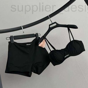 Créateur de survêtement pour femmes MM24 printemps / été Nouveau micro-label Letter des Swimswear Sous -wear Top + Short Short Age Reducing Loisking Set FL90