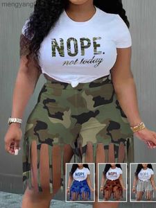 Survêtements pour femmes LW Plus Size Camo Deux Pièces Lettre Imprimer T-shirt Blanc À Manches Courtes Camouflage Tassel Design Trendy Shorts Set Maxi 2pcs T230515