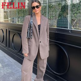 Tracksuits voor dames traf Woman Fashion 2023 Autumn Brown Office Lady Suits Loose V Neck Blazer High Taille Long Leg Pants Vintage Women Sets 230413