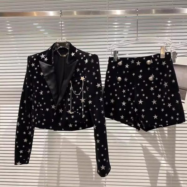 Spares de mujeres de mujeres Luxury Luxury Long manga cadena de alfileres de terciopelo delgado broche blazer shorts casuales de 2 piezas