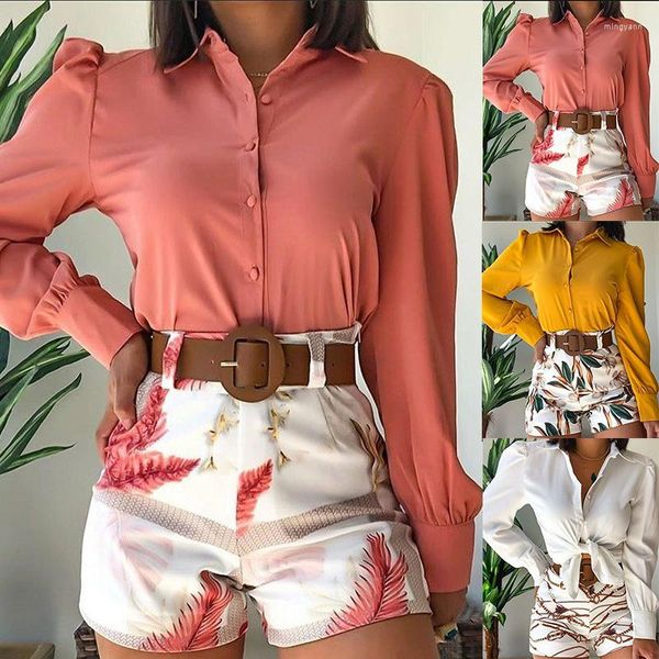 Chándales de mujer WEIN Artículos a granel Venta al por mayor Lotes Ropa Verano Conjunto de dos piezas Mujeres Sólido Rojo Amarillo Blusa Floral Pantalón corto Trajes de cinturón