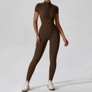 Survêtements pour femmes Yoga ensemble combinaison femme fermeture éclair à manches courtes gym push up sportswear fitness costume sportswear J240305