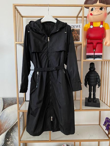 Gabardinas de mujer 2022 Otoño Diseño de lujo Calidad premium con capucha Cintura ancha Abrigo de lluvia casual