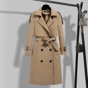 Trench Coats pour femmes 2022 Printemps Autumn Elegant Femmes Double Butted Solid Coat Vintage Col de remin-down