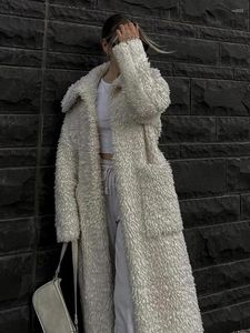 Trenchs pour femmes Manteaux d'hiver 2023 Ceinture longue manteau de fourrure d'agneau Cachemire Coupe-vent Veste simple boutonnage Épaissir Parka de neige chaude