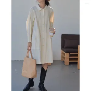 Trenchs de femmes ALSEY Manteau plissé pour femmes Automne 2023 Casual Style coréen Simple boutonnage Streetwear Taille haute Robe blanche