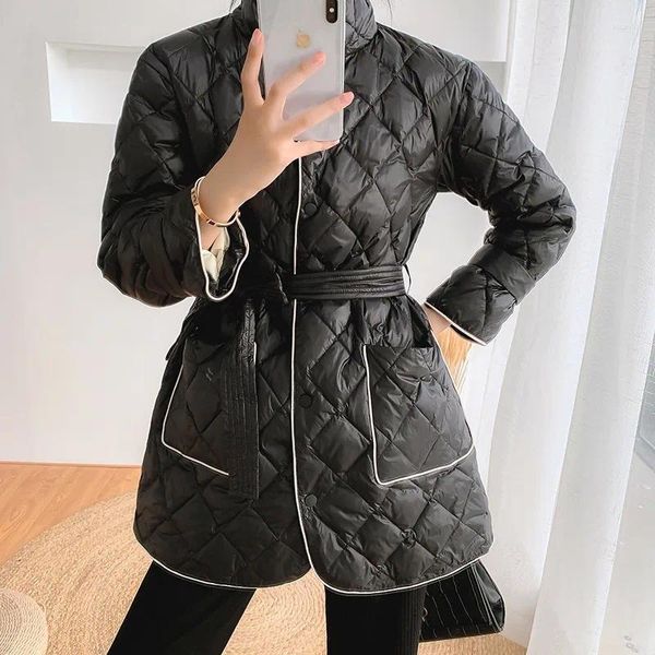 Trenchs de femmes Manteaux Casual Mode Femmes Hiver Manteau à capuche Long Slim Veste chaude Down Coton Vêtements d'extérieur rembourrés Parkas Élégant Lace Up 2023