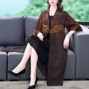 Trench-Coats Femme Chinois Soie Coupe-Vent Printemps Été Tempérament Style National Broderie Mince Grande Taille Maman Outwear Châle Z1426