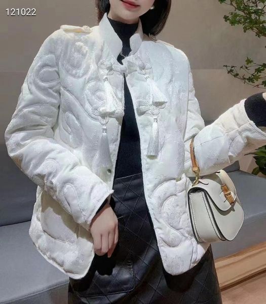Trenchs de femmes manteaux de style chinois vintage blanc canard doudoune tempérament dame haut de gamme col montant bouton design hiver