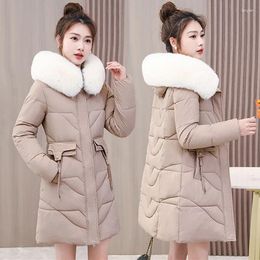 Abrigos de trinchera para mujer Chaqueta de algodón Otoño Invierno Coreano Slim Espesado Parkas Cálidas Madre de mediana edad Longitud media Cuello de piel Abrigo con capucha