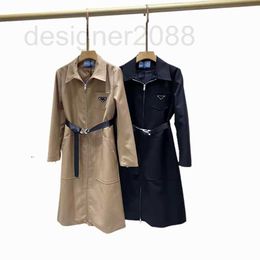 Trench-coats pour femmes Designer Fashion Vestes d'hiver Veste pour femme avec chapeau Décoration de vêtements de sport Section longueDesign de haute qualité Slim 43L7