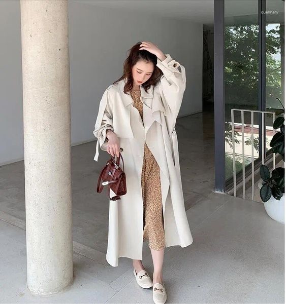 Trenchs de femmes élégant lâche surdimensionné double boutonnage long manteau femmes blanc noir plumeau coupe-vent dame vêtements d'extérieur vêtements de printemps