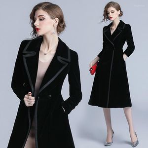 Dames Trench Coats Europe en de Verenigde Staten Dames Autumn Winterjas Dignified Atmosphere Slim Slimming Long Black Velvet