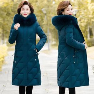 Trenchs de femmes Manteaux d'hiver Femme Veste d'hiver Vêtements de mère d'âge moyen Col de fourrure Parkas à capuche en vrac épais manteau chaud fermeture éclair Parka vêtements d'extérieur