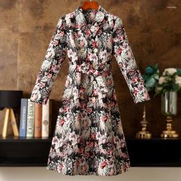 Trench da donna Cappotto lungo jacquard di nicchia francese aderente con colletto allacciato Temperamento primavera e autunno 2023