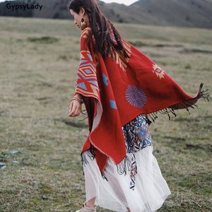 Trenchs de femmes GypsyLady Hippie Vintage Floral Capes Cardigan Sweat à capuche Automne Hiver Poncho à manches longues ethnique rouge manteau 230920