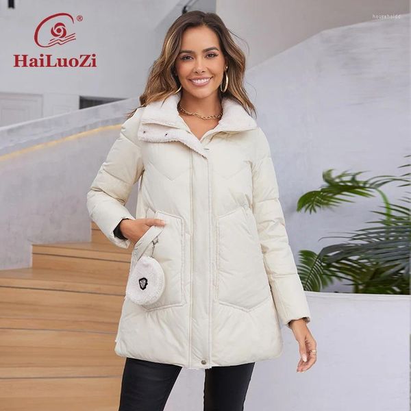 Trenchs de femmes Hailuozi 2024 Veste capuche avec fourrure courte chaude hiver vêtements d'extérieur petit sac à main design fermeture à glissière matelassée femmes manteau 3062