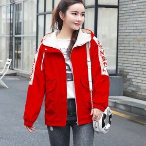 Damesgeulcoats Koreaanse mode Tooling Jacket Korte windbreaker Coat 2022 Dames kledingbrief Druk voor lente herfst met capuchon zipper