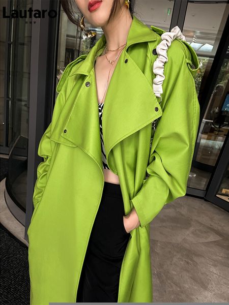 Trench-Coats féminins Lautaro printemps automne surdimensionné surdimensionné en faux-coat en cuir vert vif pour femmes Vêtements de créateur de luxe élégant en vrac 230211