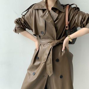 Trenchs pour femmes Manteau en cuir Printemps Automne Veste de moto vintage britannique Mi-longueur Taille-longueur PU