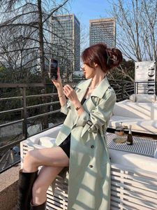 Trenchs de femmes manteaux manteau vert clair pour le printemps et l'automne 2023 version coréenne coupe ample mi-longueur haut de gamme style britannique