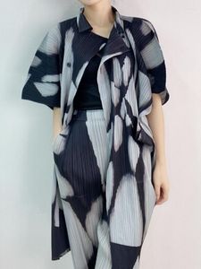 Trenchs pour femmes longs et vestes femmes manteau Miyake plissé Design de mode haute rue ample grand Szie été impression marée