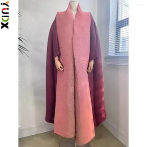 Trench Coats de la robe plissée Miyake Couleur Couleur Splice à manches longues Lacet Up Loose Fashion Design Sense Coat 2024