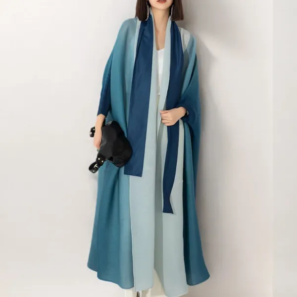 Trenchs de femmes Miyake Veste coupe-vent plissée pour vêtements dégradé couleur lâche surdimensionné à lacets châle cardigan robe style arabe