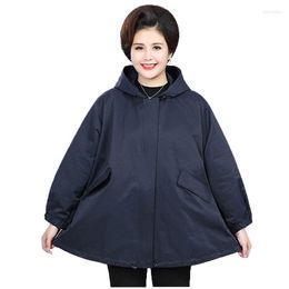 Trenchs pour femmes manteau surdimensionné femmes printemps automne à capuche cape A-ligne femme d'âge moyen grande taille coupe-vent 100 kg peut porter KW55