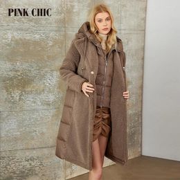 Trenchs de femmes manteaux rose chic 2024 manteau d'hiver femmes doudounes matelassées fausse fourrure à capuche version longue parka femme W8263