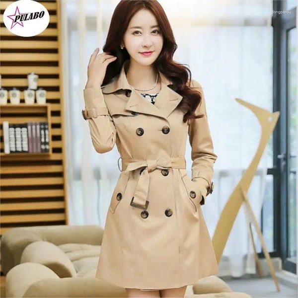 Trench Coats pour femmes Pulabo Brand Europe Itay automne classique Classic Double Butted Long Trenchcoat England Luxury Femmes PEAT