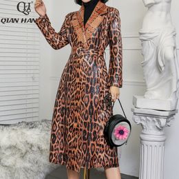 Damesgeul Lagen Qian Han Zi Designer Women's Casual Leopard Trench Coat Oversize Vintage Snake Patent Leather gewassen uitgeleide riem slanke kleding 230130
