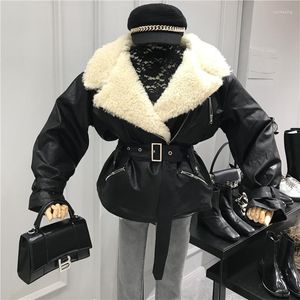 Damesgeul Lagen Sheepskin 2023 Faux Shearling Winterjas Zwart Warm Motorfiets Street Zachte lamsvrouwen Lederen jas My251