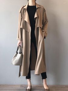 Trench femme couleur unie tempérament long coupe-vent 2023 automne rétro Style britannique coupe ample élégant manteau pour dame de travail